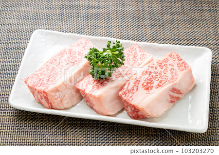 Beef for steak. The "triangle rose" is said to be a rare part. Beef for steak. The "triangle rose" is said to be a rare part. 103203270