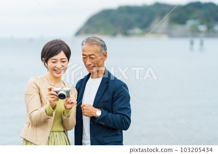 Middle couple on a sightseeing trip 103205434