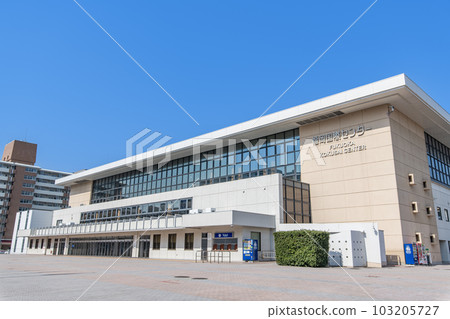 Fukuoka City, Fukuoka Prefecture Fukuoka International Center in sunny weather where various events are held 103205727