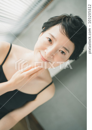 female, lady, woman 103205812