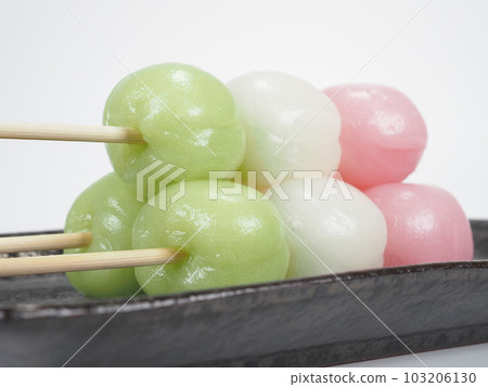 Three color dumpling Japanese confectionery Three color dumpling Japanese confectionery 103206130
