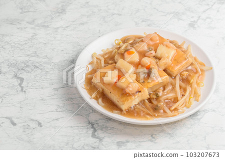Seafood bean sprouts and tofu sauce Seafood bean sprouts and tofu sauce 103207673