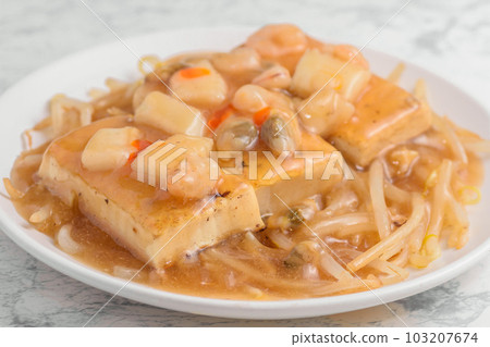 Seafood bean sprouts and tofu sauce Seafood bean sprouts and tofu sauce 103207674