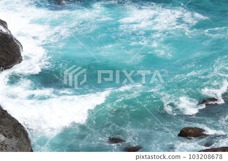Blue Sea White Waves Izu Peninsula Shimoda Beautiful Coastal Scenery 103208678