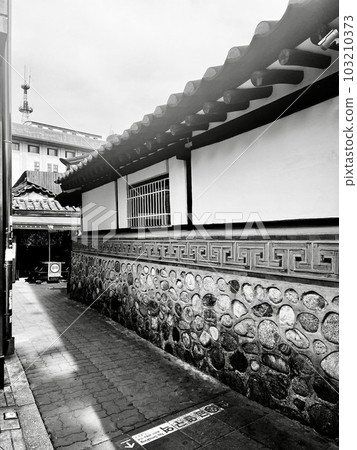 Hanok wall, Insadong, Seoul, South Korea Hanok wall, Insadong, Seoul, South Korea 103210373