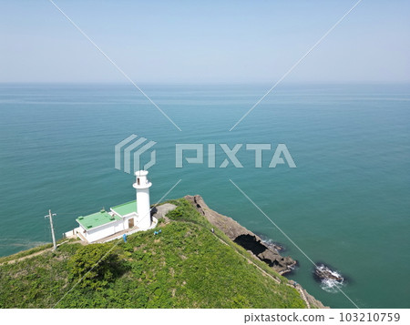 Niigata, Nishikan Ward, Niigata City, Kakuda Cape Lighthouse (drone aerial photography) Niigata, Nishikan Ward, Niigata City, Kakuda Cape Lighthouse (drone aerial photography) 103210759