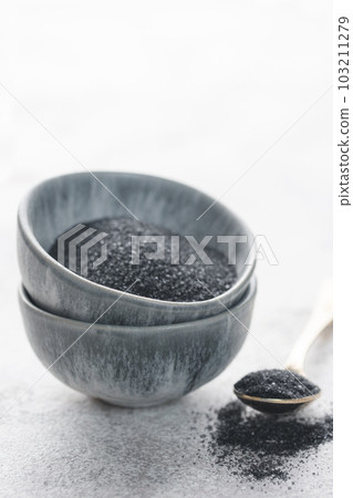 Hawaiian black  lava sea salt 103211279