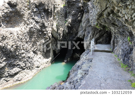 新潟市西蒲區角田角長廊隧道 103212059