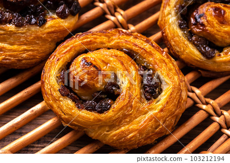 葡萄乾丹麥語（pain au raisin） 103212194