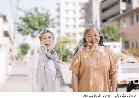 Senior women and friends who enjoy shopping and going out Senior women and friends who enjoy shopping and going out 103213559