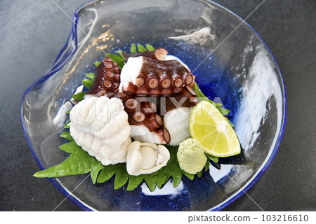 Boiled octopus for seafood dishes Boiled octopus for seafood dishes 103216610