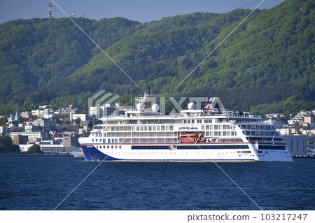 Photographing the scenery of the cruise ship Hanseatic Nature that calls at Hakodate Port in Hakodate City, Hokkaido in early summer Photographing the scenery of the cruise ship Hanseatic Nature that calls at Hakodate Port in Hakodate City, Hokkaido in early summer 103217247