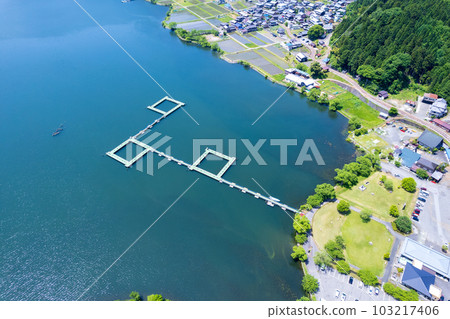Drone photography｜Lake Yogo with a fishing pier｜Fishing image｜Yogo Town, Nagahama City, Shiga Prefecture 103217406