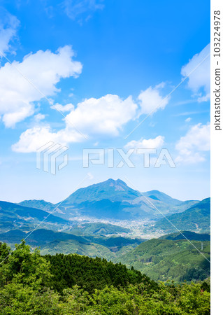 View of Yufudake and Yufuin Basin from Jakoshi Observatory 103224978