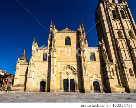 Catedral de Santa Maria de Segovia at Segovia, Castilla y Leon, Spain Catedral de Santa Maria de Segovia at Segovia, Castilla y Leon, Spain 103225785
