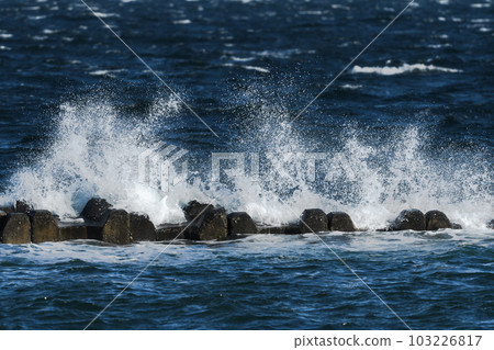 Wave hitting the wave-dissipating block Wave hitting the wave-dissipating block 103226817