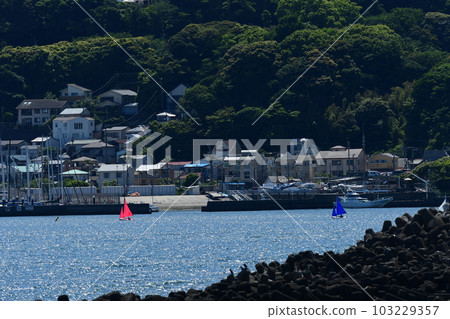 Sagami Bay, from the shore in front of Kamakura Koko-mae Station 103229357