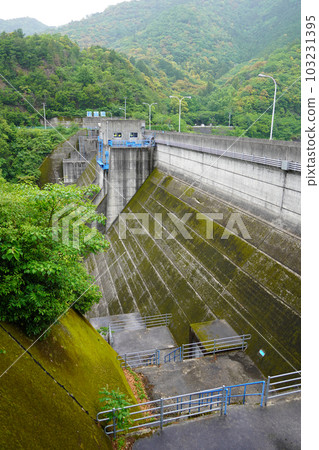 Sukagawa Dam (Concrete Gravity Dam) 103231395
