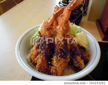 在連鎖炸豬排/豬排飯店吃“炸蝦蓋飯” 在連鎖炸豬排/豬排飯店吃“炸蝦蓋飯” 103233201