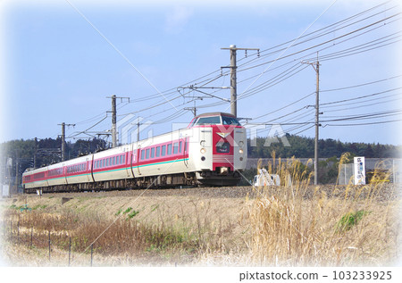 高速通過直線路段的特快八雲：正常編隊（插畫風格） 103233925