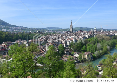 [Switzerland] Old Town of Bern seen from Rose Park 103233976