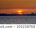 在東京灣的日出 103238768