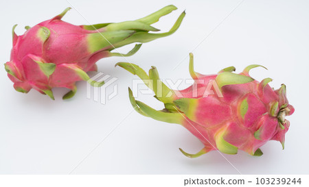 Dragon fruit (Pitaya) Dragon fruit (Pitaya) 103239244