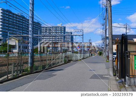 2023 年 5 月，千葉縣松戶市馬橋站和北松戶站之間的鐵路沿線風景 103239379