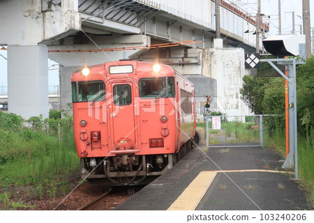Train entering Suo-Hanaoka Station Train entering Suo-Hanaoka Station 103240206