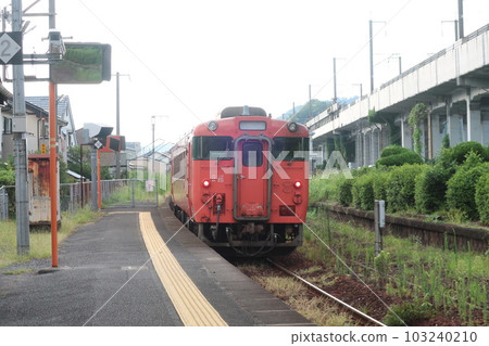 離開索花岡站的火車 離開索花岡站的火車 103240210