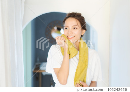 Portrait of a woman waking up in the morning Portrait of a woman waking up in the morning 103242656