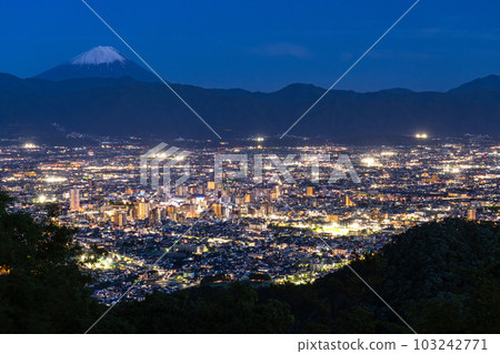 "Yamanashi Prefecture" Night view of Mt. Fuji and Kofu City, Lake Chiyoda Hakusan "Yamanashi Prefecture" Night view of Mt. Fuji and Kofu City, Lake Chiyoda Hakusan 103242771