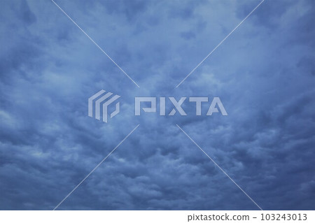 Pattern made of clouds drawn in the sky Ⅵ ~ dark blue Pattern made of clouds drawn in the sky Ⅵ ~ dark blue 103243013