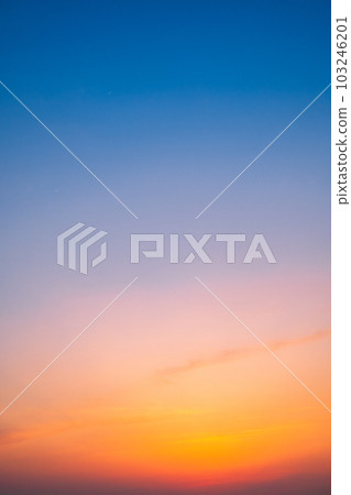 傍晚的天空 傍晚的天空 103246201