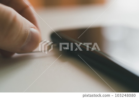 Replacing SIM card Replacing SIM card 103248080