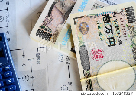 A 10,000-yen bill placed on a relative chart, image of inheritance A 10,000-yen bill placed on a relative chart, image of inheritance 103248327