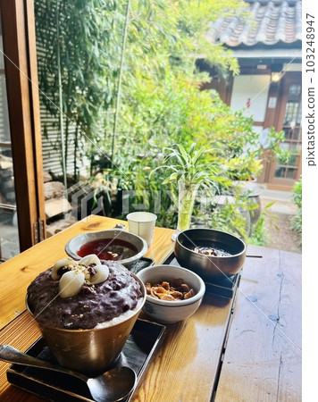 Insadong, Seoul, South Korea, Hanok cafe Insadong, Seoul, South Korea, Hanok cafe 103248947