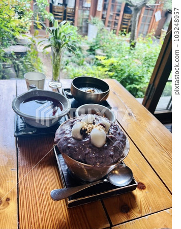 Insadong, Seoul, South Korea, Hanok cafe Insadong, Seoul, South Korea, Hanok cafe 103248957