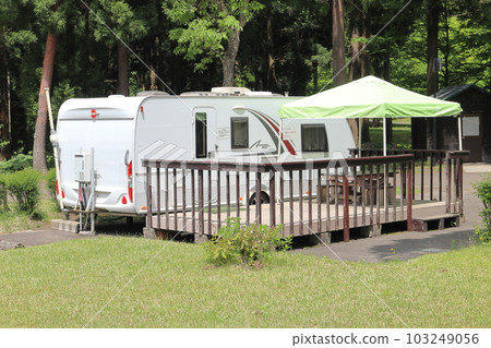 Trailer house at the auto campsite 103249056