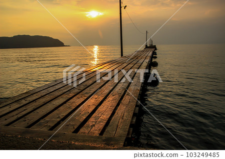 Scenery of the Haraoka Beach pier at dusk 103249485
