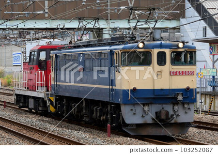 EF65 2089 + HB300 Joban Line Mabashi 103252087