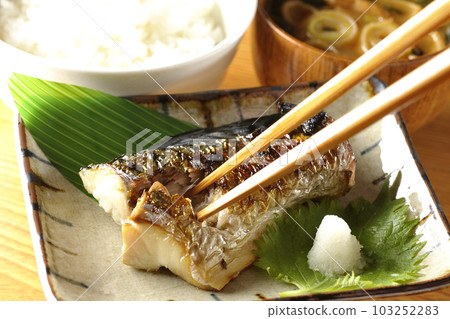 Eat salt-grilled mackerel set meal Eat salt-grilled mackerel set meal 103252283