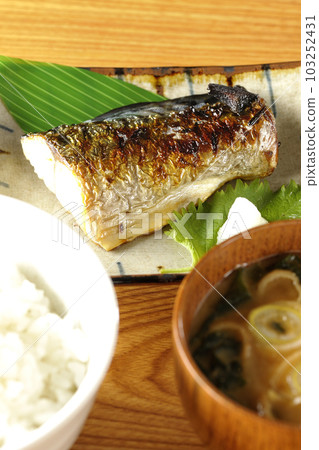 Set meal of grilled mackerel Set meal of grilled mackerel 103252431
