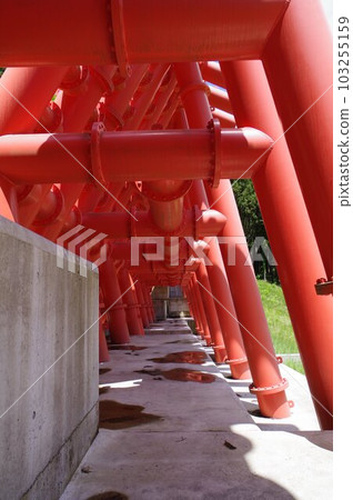 Shinshu Otari village erosion control facility Gansawa erosion control dam characterized by large vermillion steel slits Shinshu Otari village erosion control facility Gansawa erosion control dam characterized by large vermillion steel slits 103255159