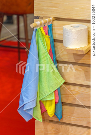 Microfiber Cloths Hanging 103256844