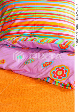 Bedding 103257893