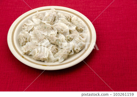 boiled gyoza  103261159