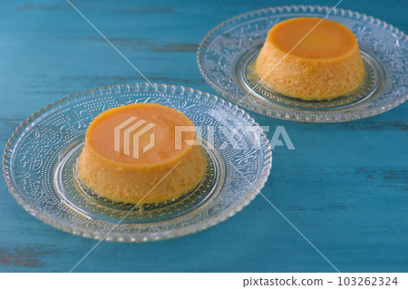 Mexican flan 103262324