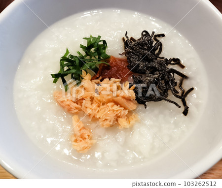 Stomach-friendly porridge 103262512