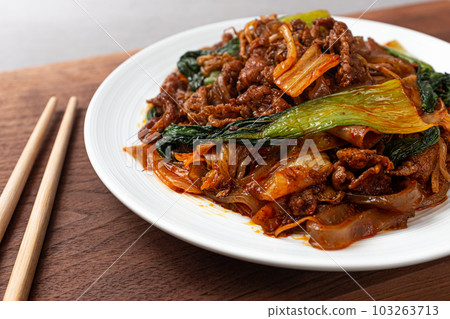Mara xiang guo stir-fried meat, vegetables, and dried tofu in mara sauce Mara xiang guo stir-fried meat, vegetables, and dried tofu in mara sauce 103263713